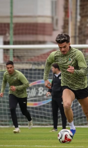 Ianis Hagi pleacă din Turcia   Românul ar fi bătut palma cu  o echipă importantă!  Urmează vizita medicală