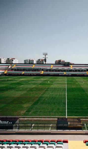 Stadion închis din cauza gazonului  Meciul a fost mutat pe altă arenă, deoarece  suprafața de joc periclitează integritatea fotbaliștilor