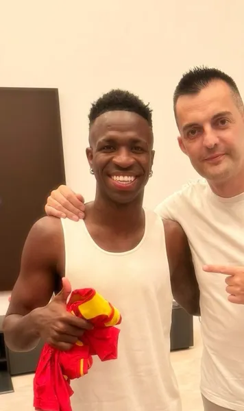 „Avea deja locul pregătit în vitrină!”   Dezvăluiri după 2 ani, despre Balonul de Aur pierdut de  Vinicius