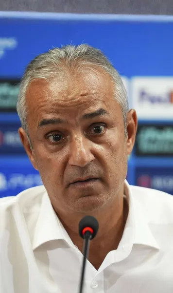 Șoc în Liga Campionilor  Antrenorul  și-a anunțat demisia  imediat după meci: „Nu mă mai întorc” » Gestul violent al fanilor