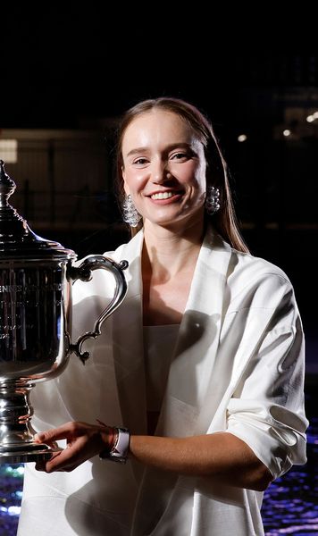 Triplu jackpot pentru Rybakina!   I-a luat tot lui Sabalenka la New York:  trofeul de la US Open,  locul 1 WTA și o sumă fabuloasă