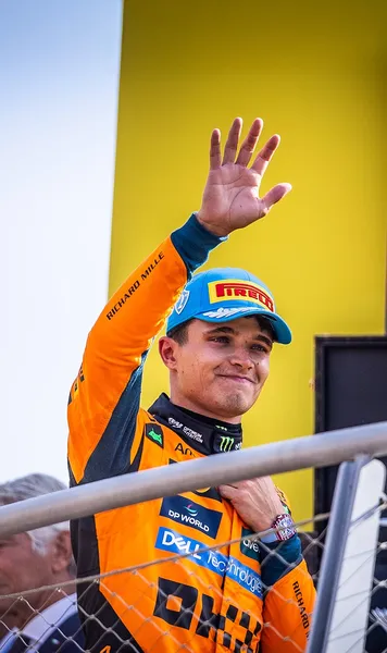 Scandal în Formula 1  Lando Norris, criticat pentru că a băut  Coca - Cola în loc de Pepsi : „Dacă ești profesionist, nu faci asta”
