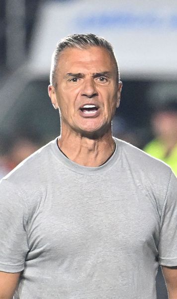 Pancu face haz de necaz  Ironii înainte de  Rapid - FC Argeș:  „Să nu mai tundă iarba, să facem câteva gropi!”