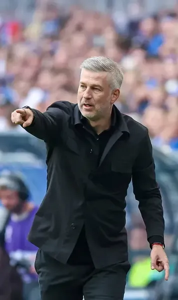 Iordănescu, aproape de revenire  Negociază cu un club din  Arabia Saudită,   după aproape un an de pauză