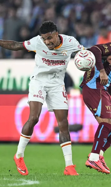 Decide cu jucătorii tactica  Cum a câștigat noul antrenor al lui Trabzon la debut, 4-0 cu Galatasaray.  Ce face pentru Salah