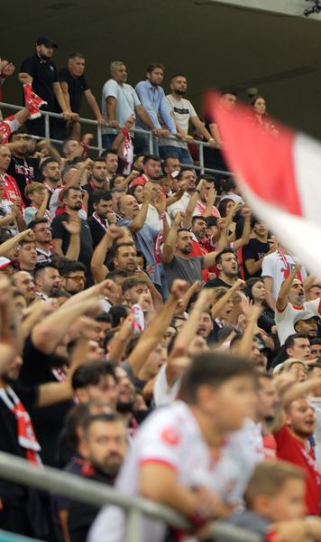 Dinamo, peste FCSB!  Câți suporteri au asistat la revenirea „câinilor”  pe Arena Națională