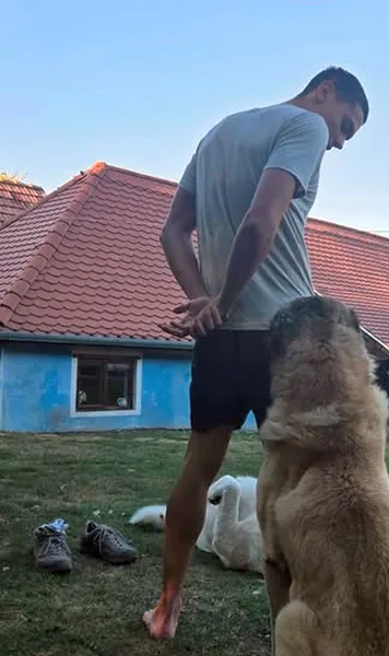 Unde a mers Popovici în vacanță  Campionul a postat o imagine grăitoare: „Avem o țară frumoasă  dacă știi unde să te uiți”
