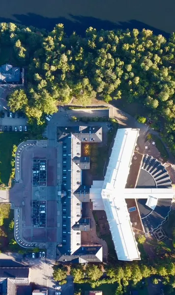 Lux nordic pentru tricolori   FOTO:   Aici stă România la Stockholm:  hotel deschis de nici un an, fostă cazarmă, spa de 2.500 mp și stadionul la câteva minute