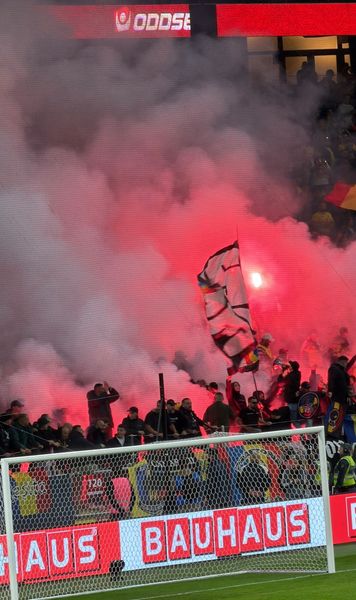 Start spectaculos la Stockholm   Ultrașii României au aprins Strawberry Arena!  Anunț imediat  al organizatorilor