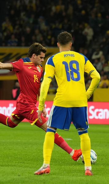 Nu se înțeleg pe teren!  Momentul care a arătat că jucătorii naționalei au o problemă.  Ce au făcut Razvan Marin și Ianis Hagi  cu Suedia