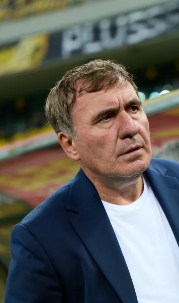 Anatomia unei prăbușiri  Selecționerul Hagi a încercat să joace precum  Inter cu jucători de la Alanyaspor