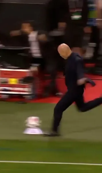 Explozia lui Zidane   FOTO:  Cum a reacționat selecționerul Franței după  cursa senzațională  a lui Olise: „Mi-am spus: «O să înscrie!»”
