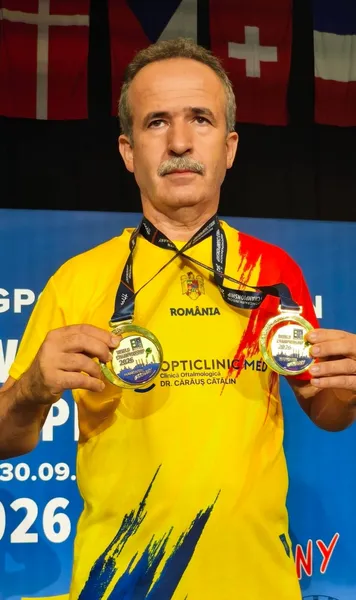 De la un tratament greșit, pe acoperișul lumii  Povestea impresionantă a lui Dorin Găbudean,  campionul mondial la tenis de masă  pentru persoane cu Parkinson