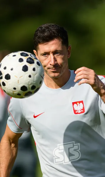 De ce s-au ascuns polonezii  Au făcut-o doar acum, înainte de România.  GOLAZO.ro  a aflat  secretul pregătirii  lui Lewandowski în mijlocul pădurii