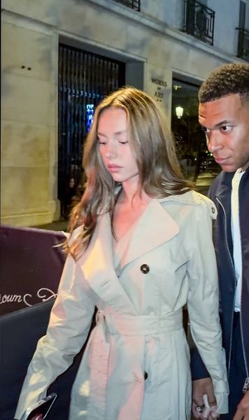 Mbappe i-a enervat pe fani    VIDEO.  Superstarul e accidentat, dar  a petrecut într-un club din Paris  alături de iubita lui