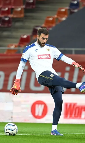 El apără cu Suedia!   Varianta-surpriză  aleasă de Gică Hagi pentru meciul de pe Arena Națională