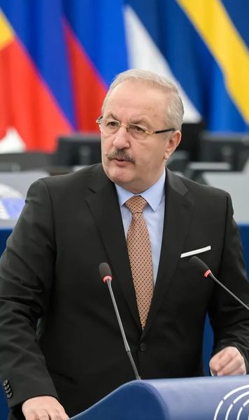 Ce ne promitea Vasile Dâncu acum 10 ani  În vara lui 2016, politicianul realiza un laudatio pentru șeful FRF și  solicita ceva  pentru a se naște o mare națională a României