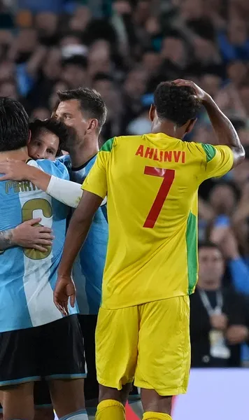 Au jucat la retragerea lui Messi   Un mijlocaș de la Farul a fost pe „Monumental”  la Argentina - Benin 3-0. Fost stoper al Petrolului, titular vs Leo