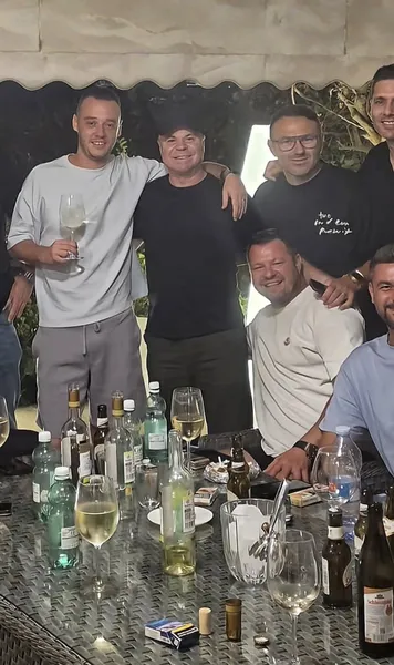 Umilință cu Spania și șpriț cu Nicu Gheară!  România U21 a luat 7-1, antrenorii și managerii au fost la  o petrecere  cu vin și bere: „Nu văd nimic rău”
