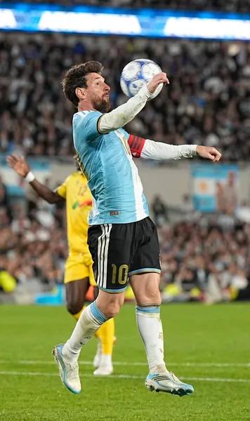 „Messi are creierul lui Einstein”  Fost internațional argentinian expune  diferența dintre Leo și toți ceilalți fotbaliști