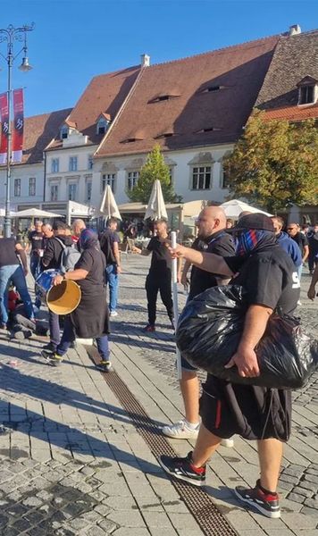 Tensiuni uriașe la Sibiu   FOTO:  Fanii Timișoarei și cei ai Stelei  au intrat în conflict  în centrul orașului! Altercații cu jandarmii și reporter amenințat