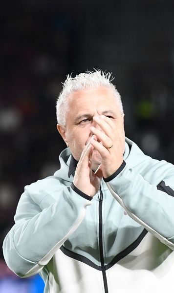 Șumudică o dă la întors  Cum  și-a contrazis propriile declarații  după eșecul din derby-ul cu U Cluj: „Nu răspund pentru nimic”