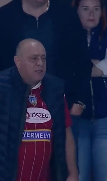 Le-a cerut să iasă de pe teren   FOTO.  Gestul lui Laszlo Dioszegi după  scandările xenofobe  de la meciul cu Dinamo