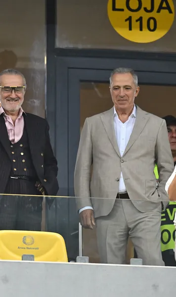 Surpriză pe Arena Națională!   FOTO.   Gigi Becali,  în tribune la FCSB - Oțelul. De când nu mai fusese la un meci