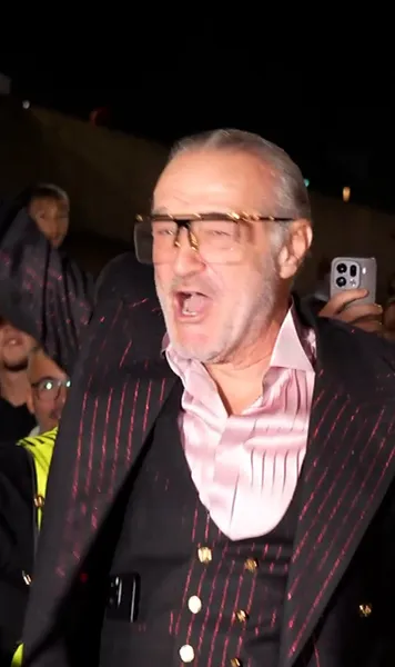 Becali a făcut circ la stadion   VIDEO.   S-a urcat pe mașină,  ca-n „vremurile bune”. Nemulțumit de meci: „Ce să facă Reghe?”