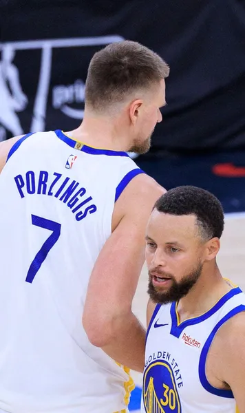 Indisponibil pe termen nedeterminat  Îngrijorare pentru  starul din NBA, absent din motive necunoscute  + Reacție după zvonurile apărute: „Nu am HIV sau SIDA”