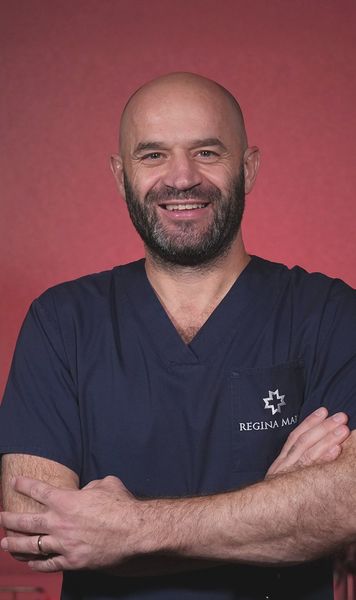 „Fumatul crește riscul”  O asociere neașteptată: medicul chirurg Decebal Fodor, de la Regina Maria, explică  de ce tutunul mărește riscul   de apariție a herniilor inghinale 
