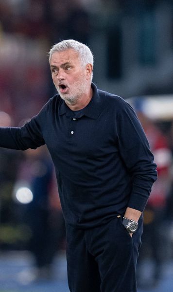 „Ridicol”   FOTO.   Mourinho l-a imitat și certat pe Vinicius  pentru greșeala de la golul doi al Romei. Ce a făcut