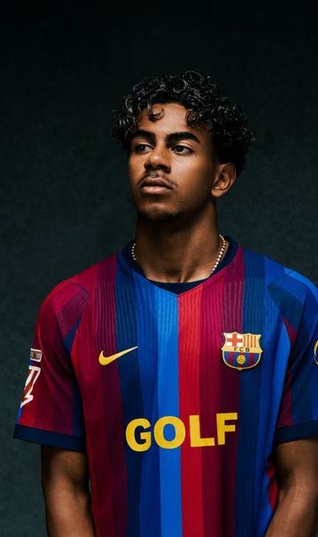 Cam scump tricoul de Clasico   Cine este superartistul american  aflat în spatele echipamentului Barcelonei pentru ciocnirea cu Real