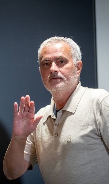 Scandal înainte de El Clasico   FOTO.  Real Madrid, acuzată că  a fost ajutată  de arbitri. Reacția seacă a lui Mourinho