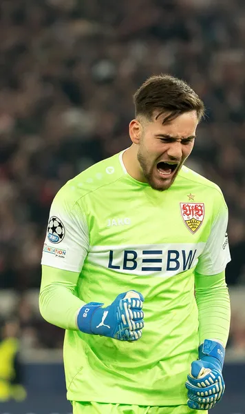 Român de record în Ligă   Cel mai tânăr portar al lui Stuttgart în Champions  League, debut bun la 1-1 cu Atletico: „Mândri de tine!”