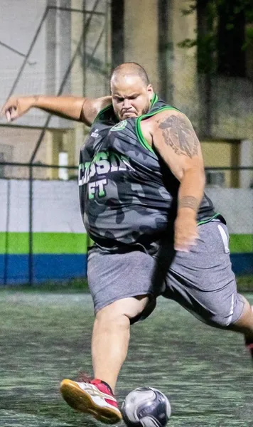 „Mintea mea a făcut scurtcircuit”  Fotbalist profesionist, despre depresie: „Când  am depășit 250 kg,  mă gândeam că nu mă mai trezesc”