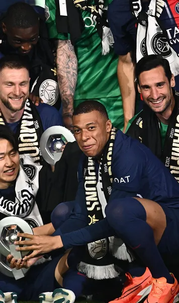 Fost star de la PSG, momente de groază  Cinci indivizi mascați și înarmați l-au legat și  i-au amenințat familia:  „Încă sunt în stare de șoc”