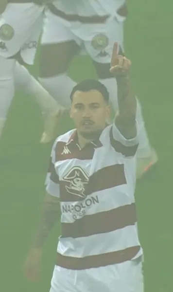 Gol de senzație în derby!   FOTO.  Stojilkovic a marcat în FCSB - Rapid cu  o execuție superbă   » Arena Națională era învăluită în fum