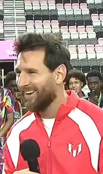 „Am cam lungit-o, nu?”   VIDEO.  Lionel Messi  a izbucnit în râs  după propria gafă. Discursul său a devenit viral imediat