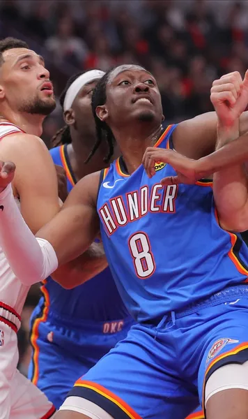 Accidentare terifiantă   FOTO.  Starul a fost  scos pe targă  după o aterizare teribilă! MVP-ul din NBA nu și-a putut privi colegul