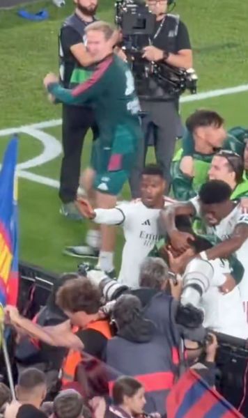 Incident grav în El Clasico  FOTO. Starul lui Real Madrid,  lovit cu bețe de suporterii Barcelonei.  De la ce a pornit atacul