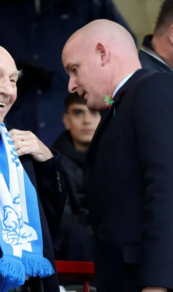 A murit Sir Patrick Stewart  Ținea cu o echipă surprinzătoare:  „Toți credeau că sunt fan United sau Chelsea”.  Ajunsese în conducerea clubului!