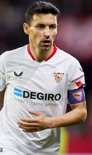 LIFETIME DEAL!   Jesús Navas  is offered an unlimited contract by Sevilla