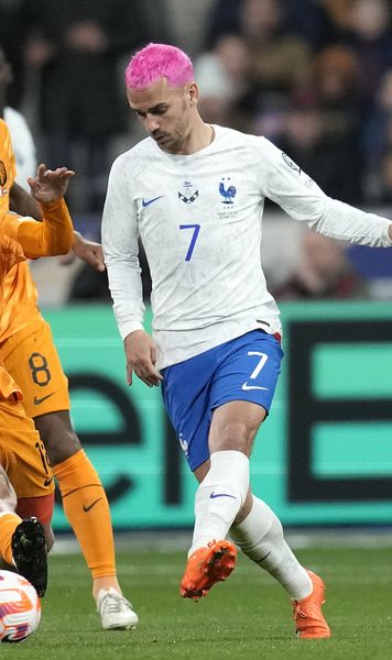 FIRST GOALLESS DRAW!   The Netherlands  and  France  end the game without scoring