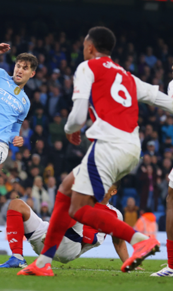 Thrilling Draw at the Etihad!  Manchester City end up scoring a  late equalizer  against Arsenal