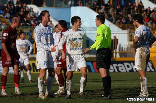 CCA a gasit solutia pentru arbitrajele din Liga 1: brigazi de sase fluierasi la un meci