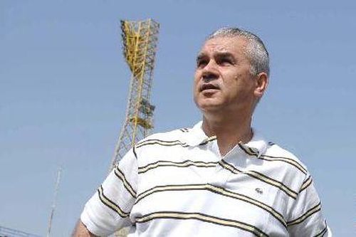 Anghel Iordanescu despre viitorul nationalei: "Sacrificam calificarea la EURO 2012 pentru reconstructie. Eu si Hagi ne vom ocupa de toate loturile nationale"