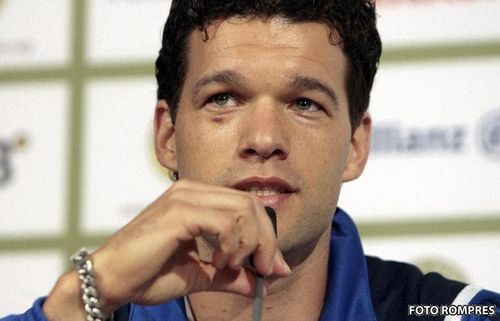 Dupa ce a condus cu 211 km/h, Michael Ballack cere amenda minima pentru ca este somer si nu are venituri