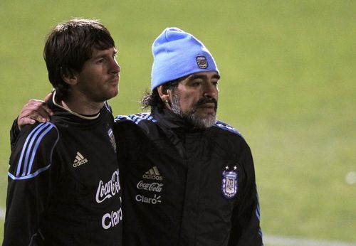 CM 2010 Serbia, insotita de vraci; Maradona il ataca pe Guardiola; Spania si Olanda - interzis la Twitter