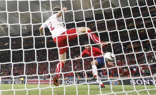 CM 2010 Chile - Elvetia 1-0/ Chilienii cu punctele, elvetienii cu recordurile